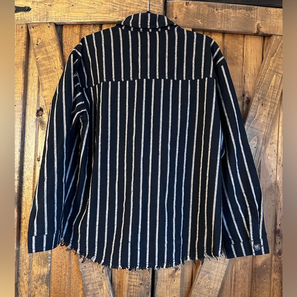 PROMESA Shacket - Picture 2 of 4